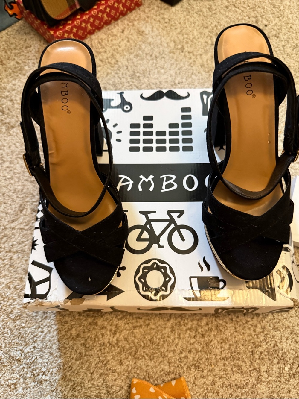 NWT Bamboo Black Suede Strappy Women's 4 INCH heal